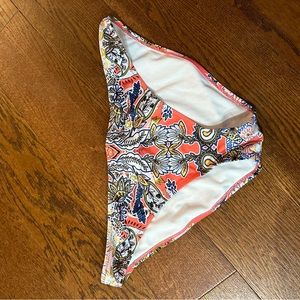 Never worn patterned bikini bottoms